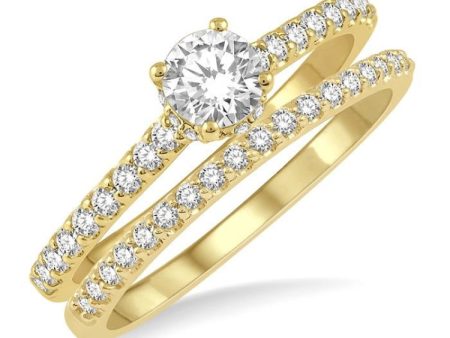 3 4 Ctw Diamond Wedding Set With 5 8 ct Round Cut Diamond Engagement Ring and 1 6 ct Wedding Band in 14K Yellow Gold For Sale